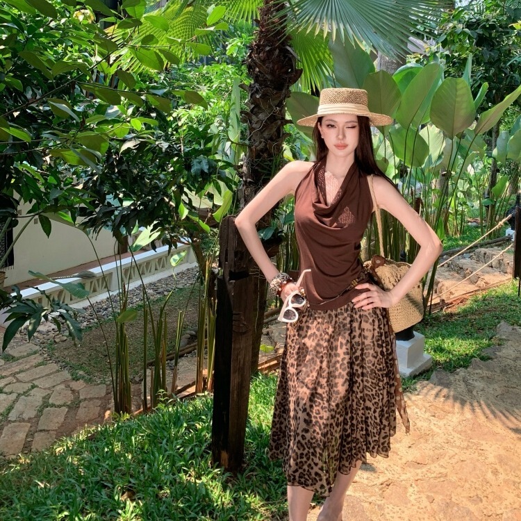 Thai-Style Seaside Vacation Hottie Outfit: Brown Halter V-Neck Tank Top and Leopard Print Irregular Skirt Two-Piece Set Thai-Style Seaside Vacation Hottie Outfit: Brown Halter V-Neck Tank Top and Leopard Print Irregular Skirt Two-Piece Set
