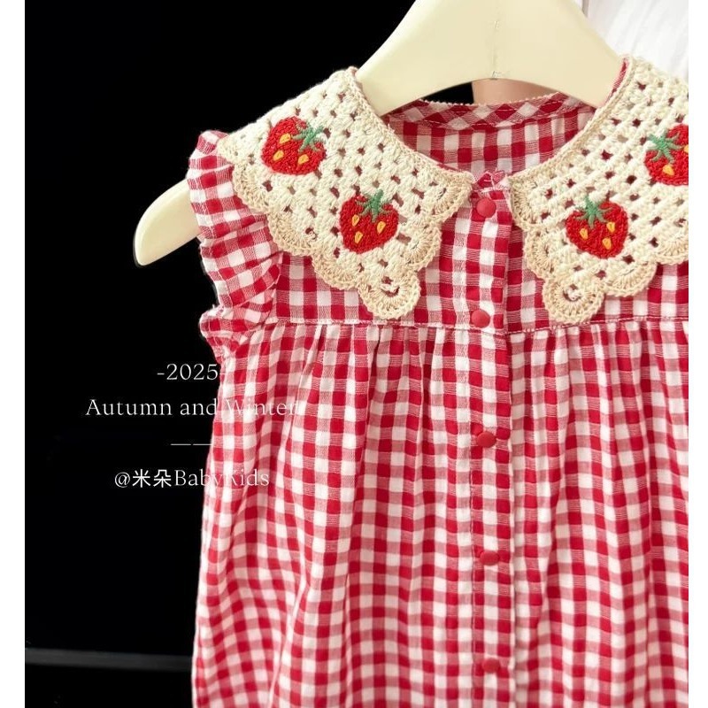 夏の新しい女の赤ちゃん用ベビー服、レースのファッショナブルなチェック柄のジャンプスーツ、ノースリーブの百日満月ロンパース|undefined