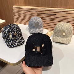 欧米の駅の正確なバージョンのファッションの古い花のプリントDアルファベットの刺繍の経典のアヒルの舌の帽子の潮流の野球帽