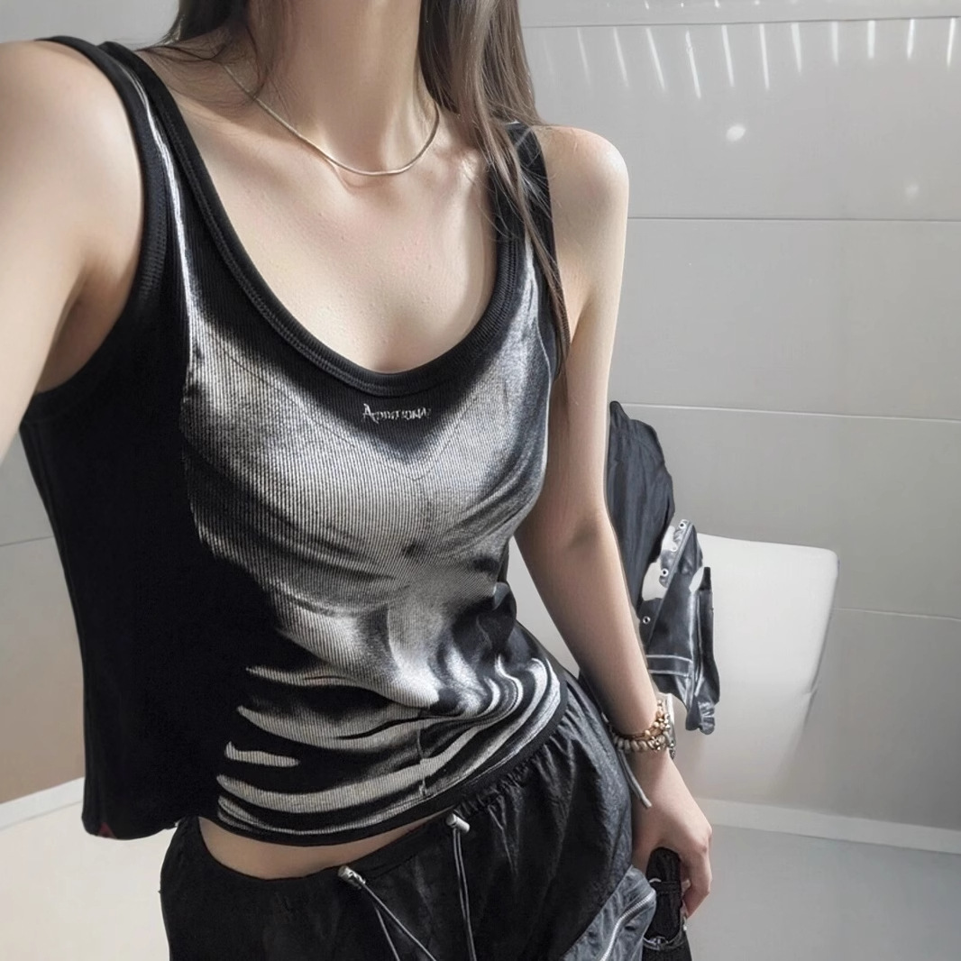 Internet Celebrant Same Style 2025 Summer New American Style Hot Girl Shadow Body Outline Printed Distinctive Base Camisole