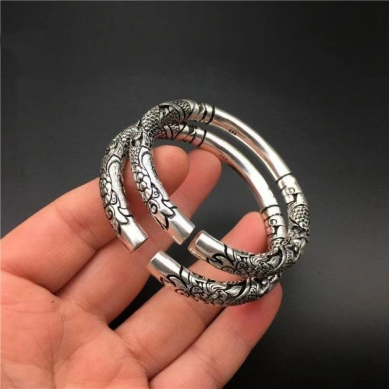 Double dragons embracing a pillar, imposing relief dragon pattern, open-top bracelet, retro style, distressed alloy electroplated silver bracelet, unisex.