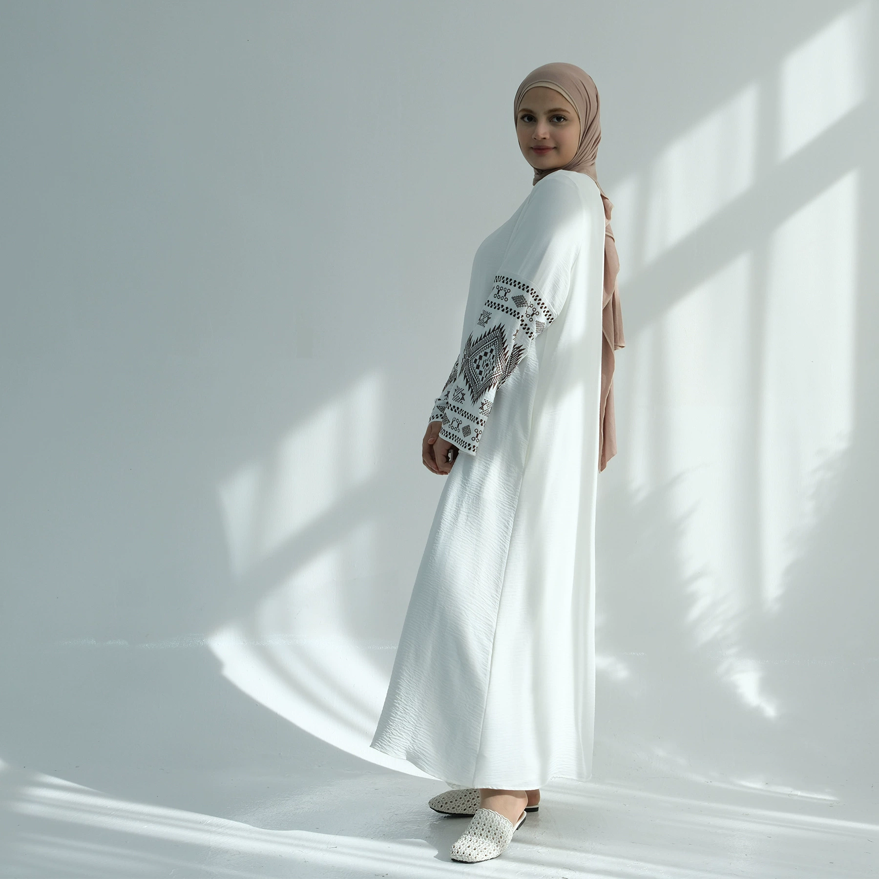 2024 LORIYA Speed Touch Dubai Дубай изящная вышивка Cascane LR 915