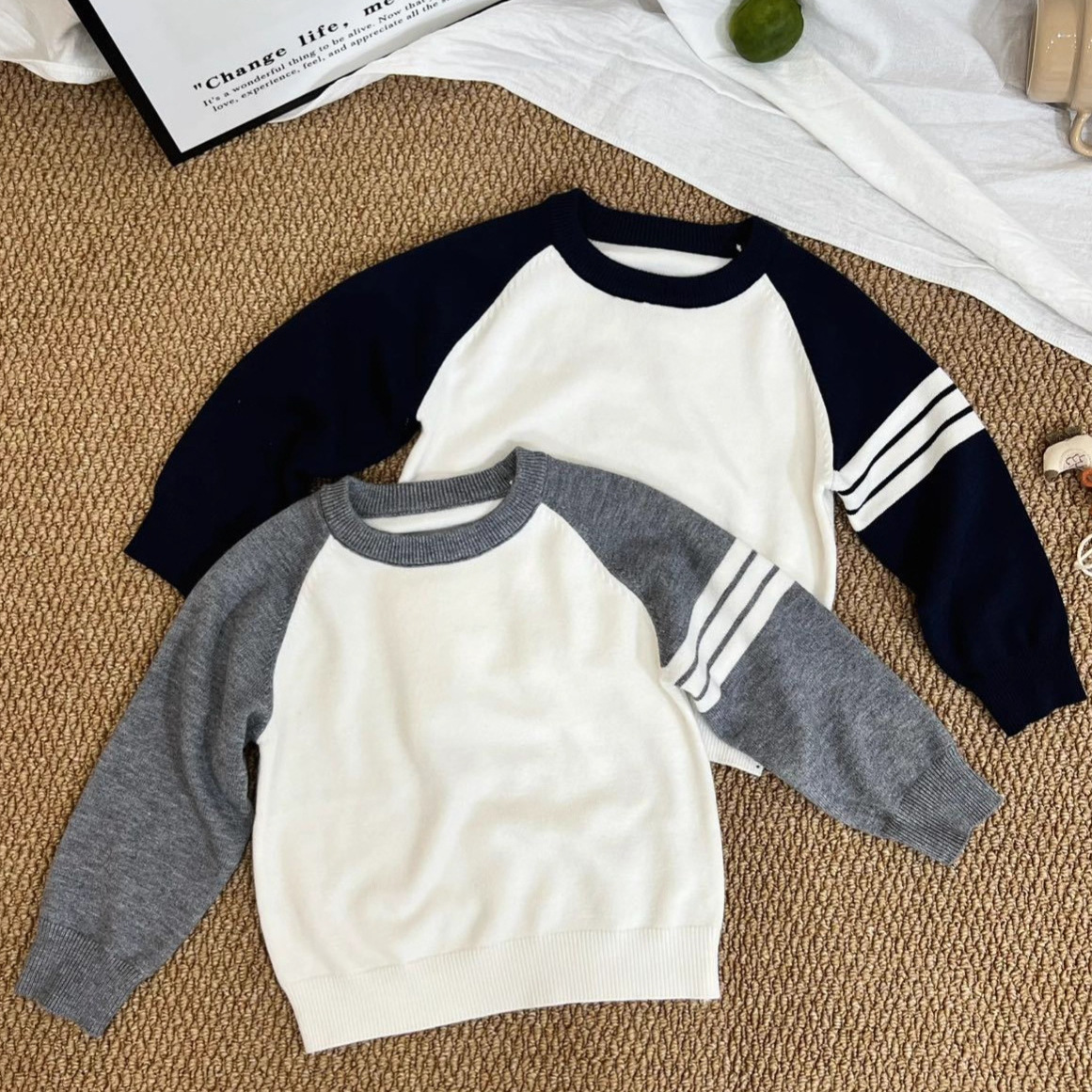 Autumn children's long-sleeved T-shirts, knitwear, boys' and girls' base layers, casual and versatile, stylish children's sweaters for little girls