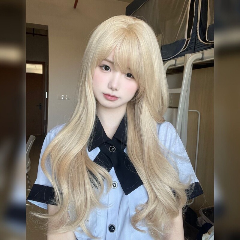 Star Wig Women's Online Red White Gold Long Curly Hair Color Anchor Lolita Big Wave Full Head Cover