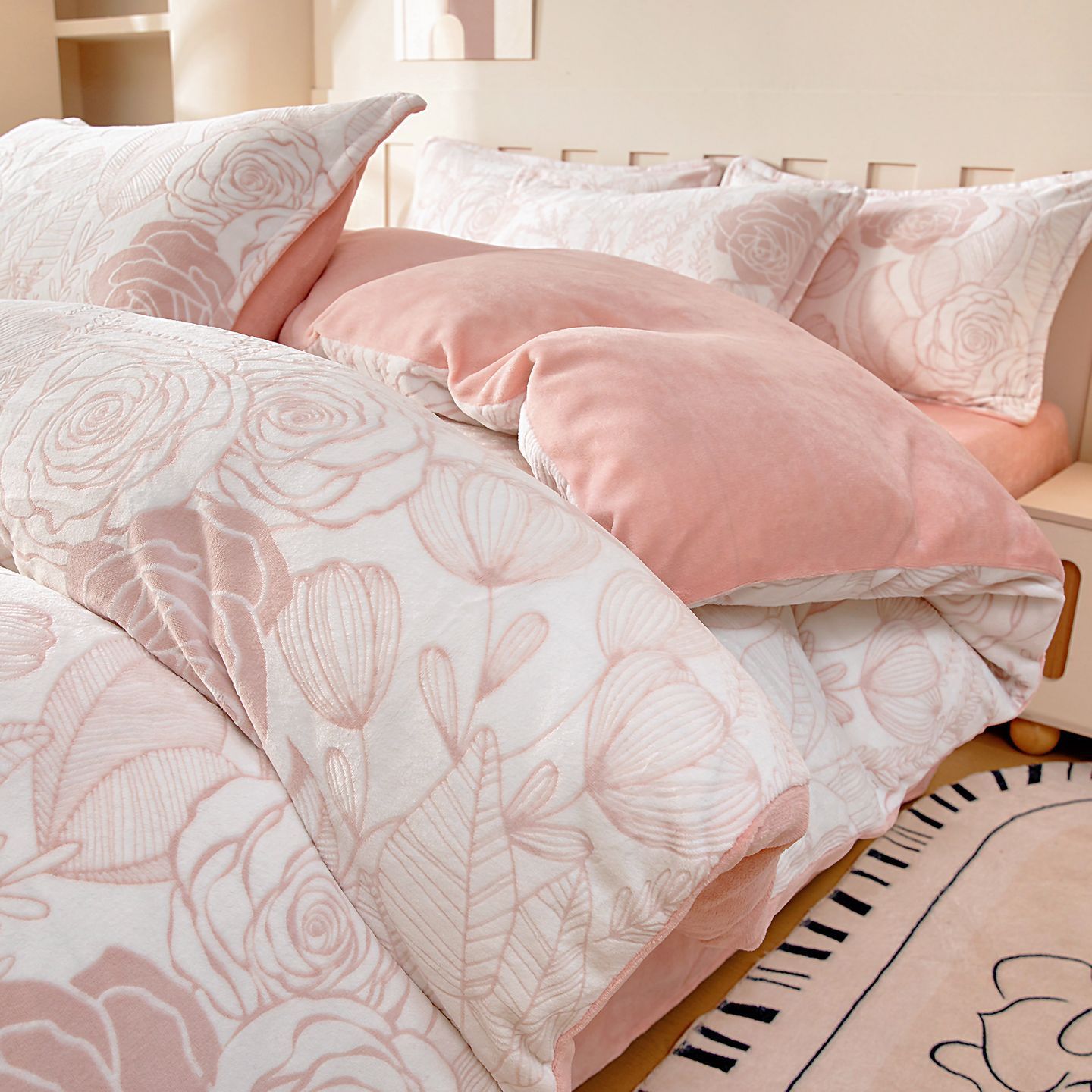 2025 nuevo invierno leche cama de terciopelo de cuatro piezas más terciopelo tallado flange sábanas de terciopelo de coral set de tres piezas