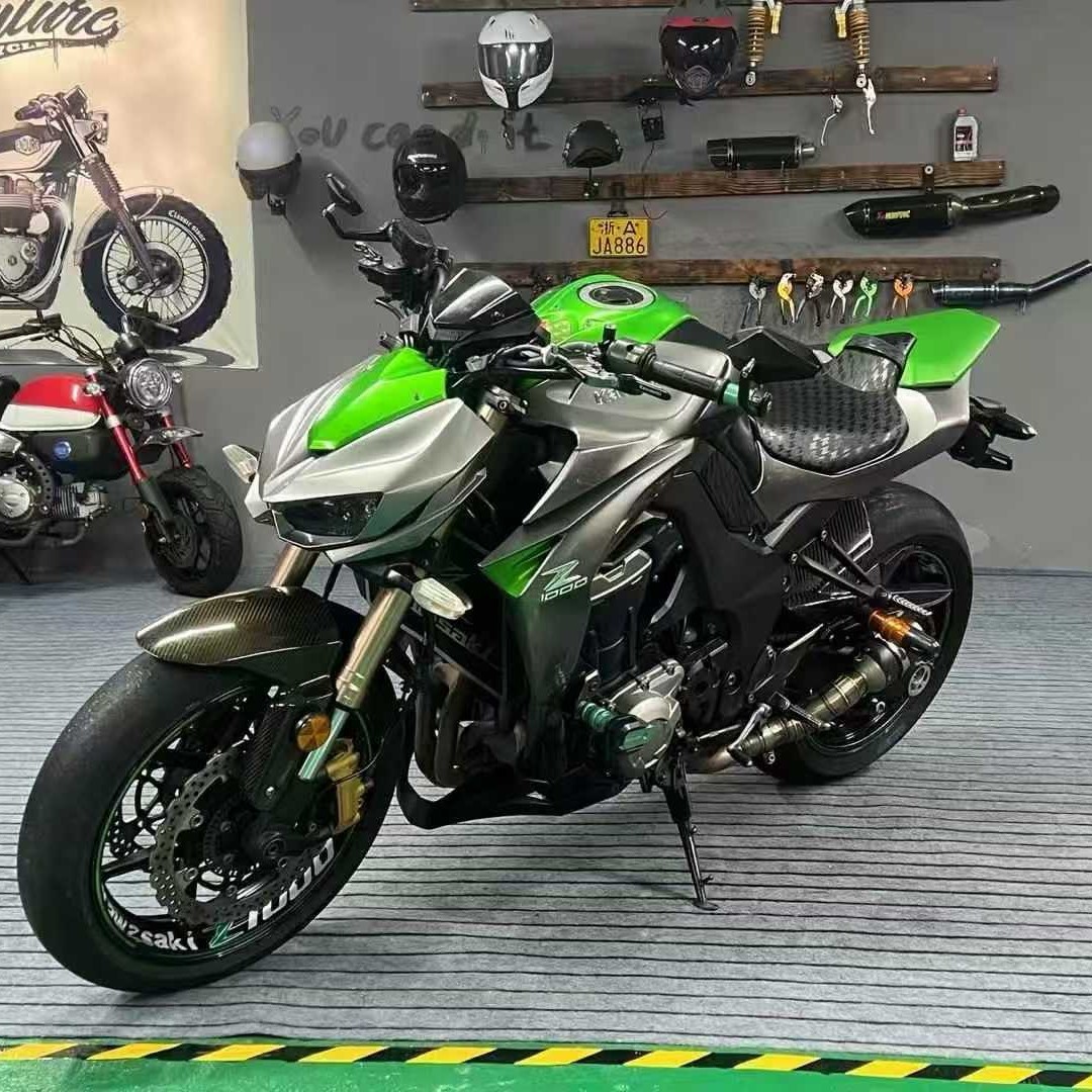 Kawasaki Z1000蟒蛇 importación pura Kawasaki, electroinyección de cuatro cilindros en línea, carro de litro refrigerado por agua