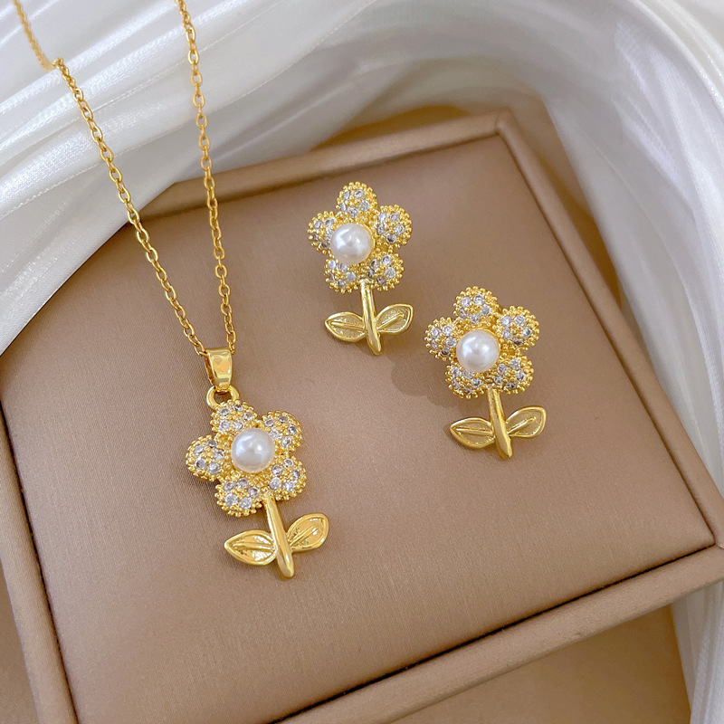 Parure collier et boucles d oreilles de luxe avec diamants_voghion.com