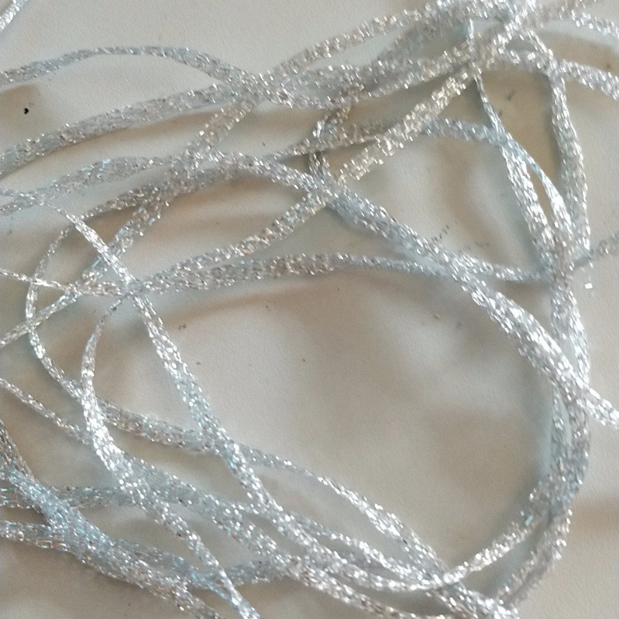 玫瑰金金线包覆两根30D涤纶丝和银线勾空心针筒带钩纱线