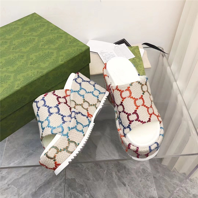 수 놓은 쌀 화이트