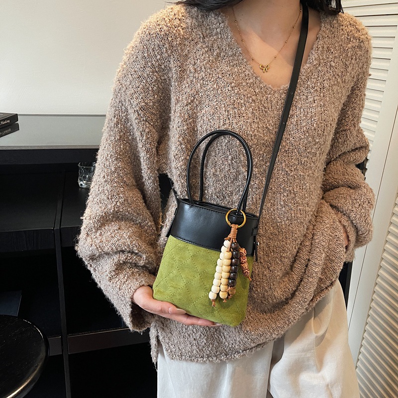 Bolsa de cubo de mano mate transfronteriza bolsa de teléfono móvil de gamuza mujeres otoño y invierno 2025 nuevo estilo de alta calidad bolso de hombro