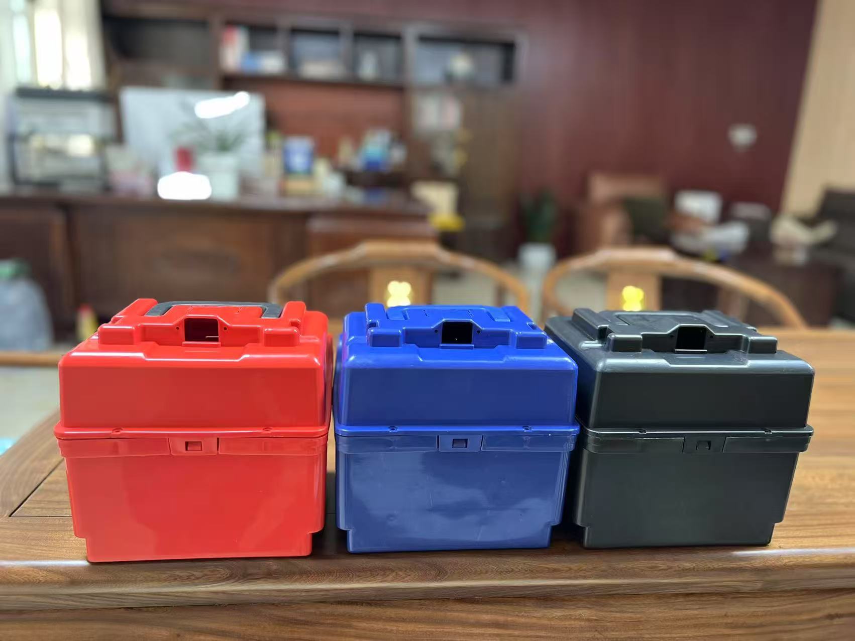 High-Quality Split Battery Box for Electric Vehicles 2420 Satchel Thickeneded Lead-Acid Battery Box Empty Shell in Various Colors