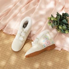 Laurus Rabbit Old Beijing Cloth Shoes, Ancient Costume Hanfu Shoes with Embroidery, Ancient Style Shoes, Elegant Embroidery, Winter Thicken Cloth Shoes