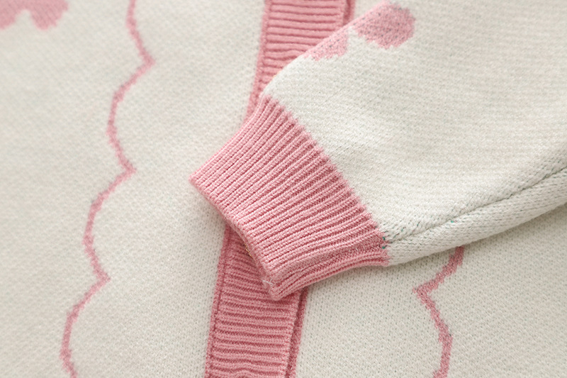 Flickset med stickad kofta och plisserad kjol_voghion.com