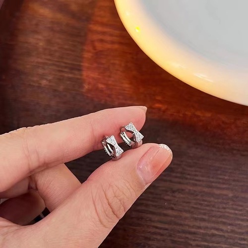 Diamond-studded bow earrings for girls, 2024 new trendy high-end niche design earrings wholesale