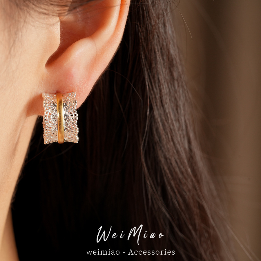 Aguja de plata de metal de encaje de viento en forma de C personalidad temperamento nicho pendientes de moda ligero lujo alta sensación de auriculares al por mayor image 5