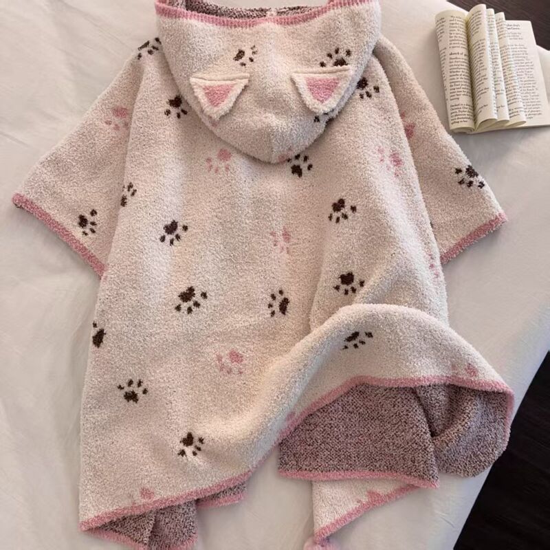 Korean Style Sweet Cat Claw Pajamas for Women in Autumn and Winter Warm Coral Velvet Hooded Cloak Home Clothes That Can Be Worn Outside the Nightgown