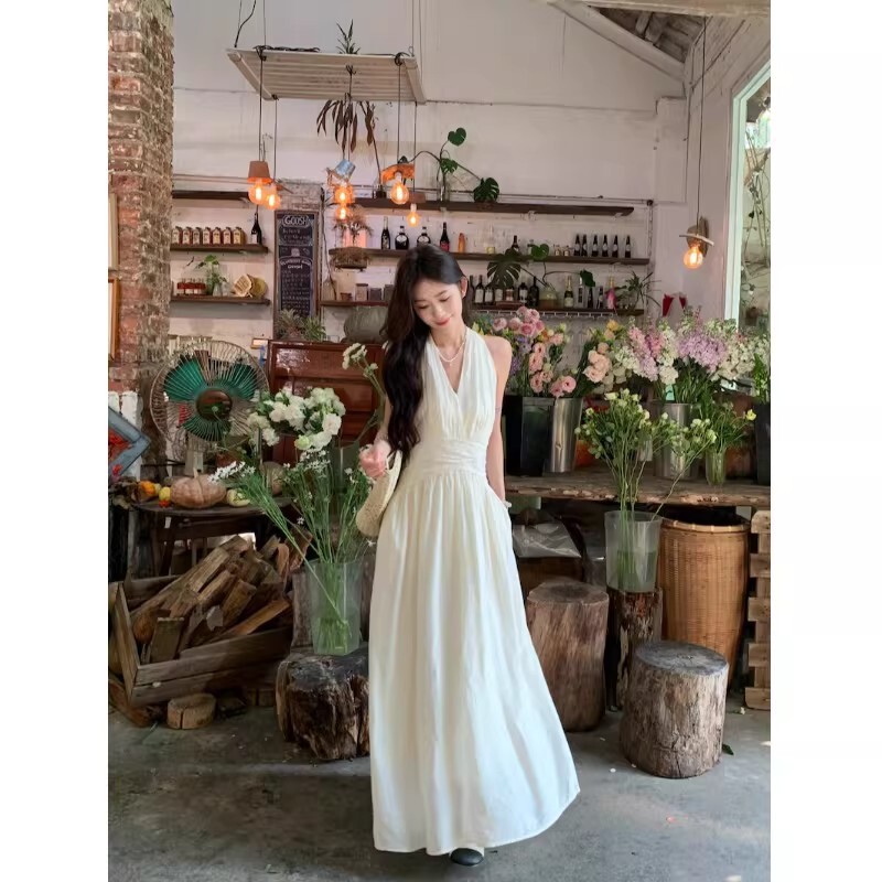 French-Style Gentle White Halter Neck Dress for Women, Summer 2026 New Elegant Beach Vacation Long Dress French-Style Gentle White Halter Neck Dress for Women, Summer 2026 New Elegant Beach Vacation Long Dress