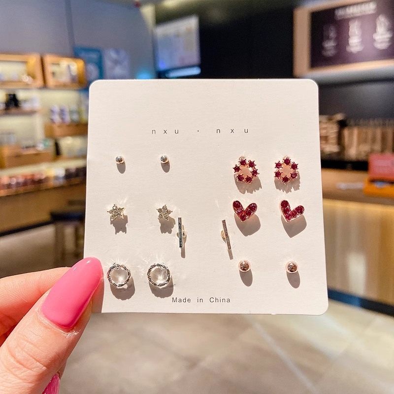 Juego de pendientes 2025 nuevas mujeres de moda simples, compactas, exquisitas, de alta gama, pendientes de celebridades de Internet