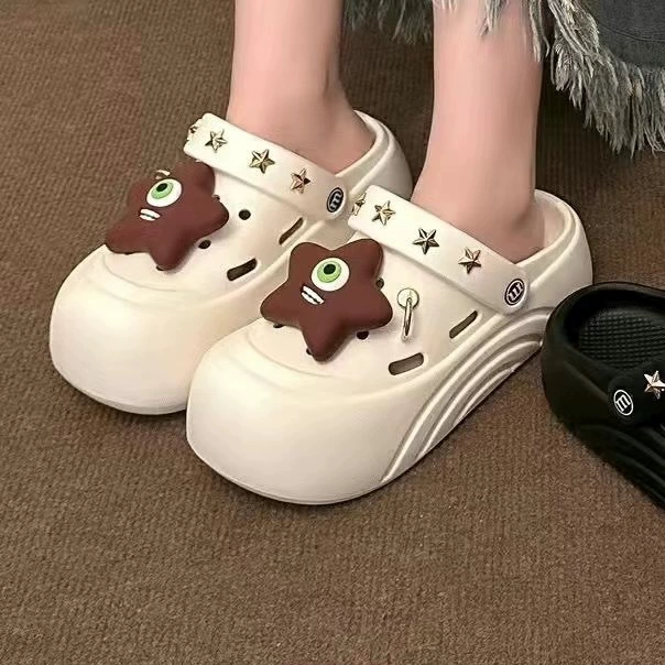 Милые летние пляжные тапочки в стиле Crocs, платформа, нескользящие дышащие сабо-мюли, год выпуска коллекции 2025, закрытый носок, подходят для уличной носки, дропшиппинг доступен