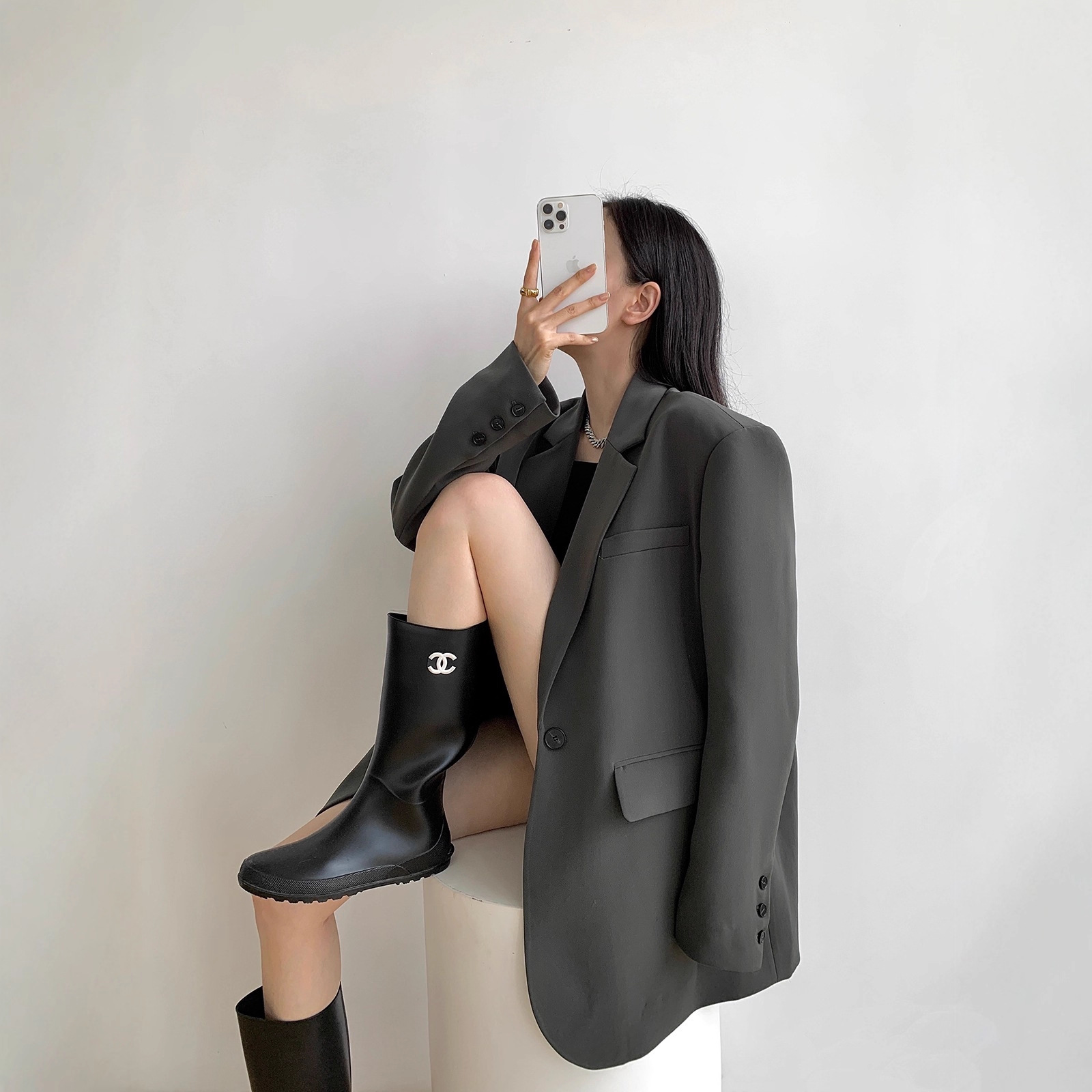 周淼ZHOUMIAO 2025春秋新款高级设计感女士黑色休闲小西装外套女