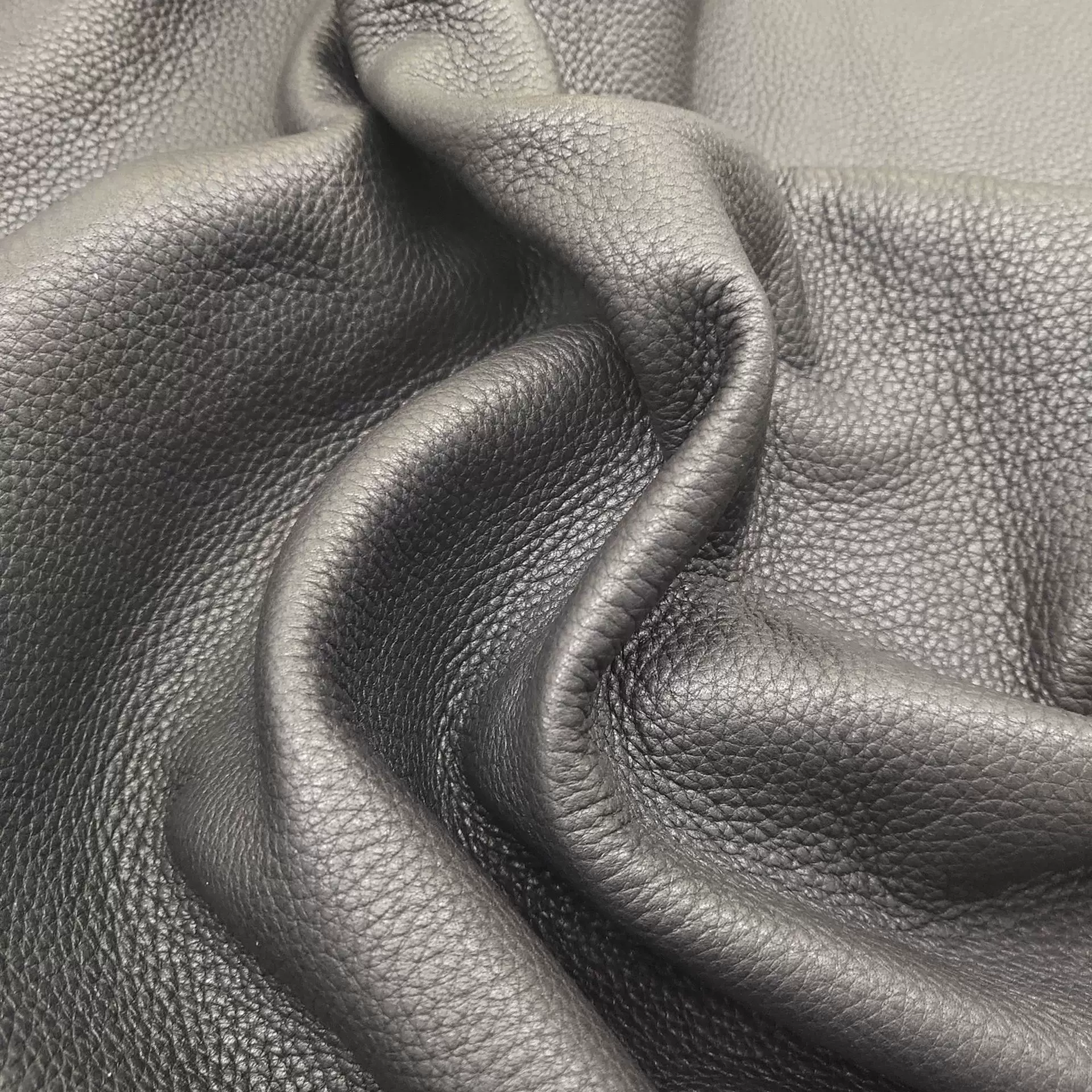 头层鹿皮革1.7mm麂皮绒底荔枝纹皮料手袋女钱包真皮现货