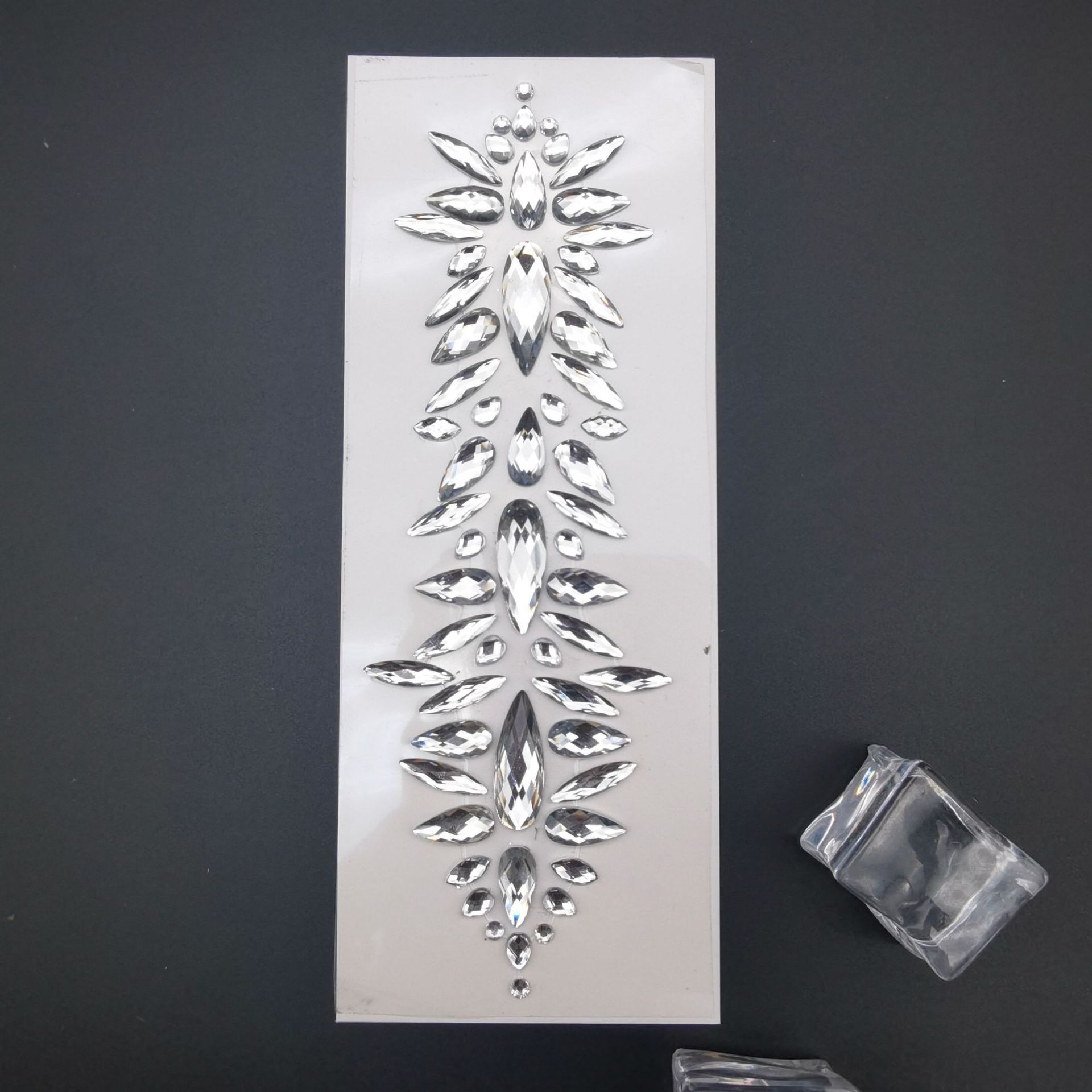 EDM eléctrico sílaba cara pegatinas ceja pegatinas cara pegatinas diamante resina diamante carnaval diamante pegatinas cara decorativa diamante