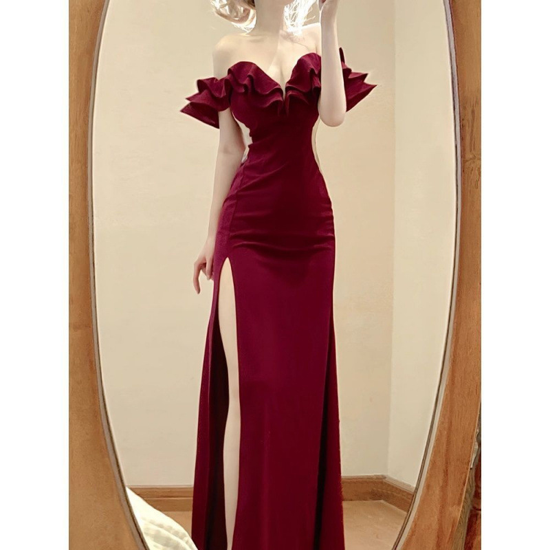 Elegant Socialite Off-Shoulder Ruffle Strapless Gown with a Long Skirt, Waist-Cinching, Slimming, Slit, and Leg-Revealing Dress for Women Elegant Socialite Off-Shoulder Ruffle Strapless Gown with a Long Skirt, Waist-Cinching, Slimming, Slit, and Leg-Revealing Dress for Women