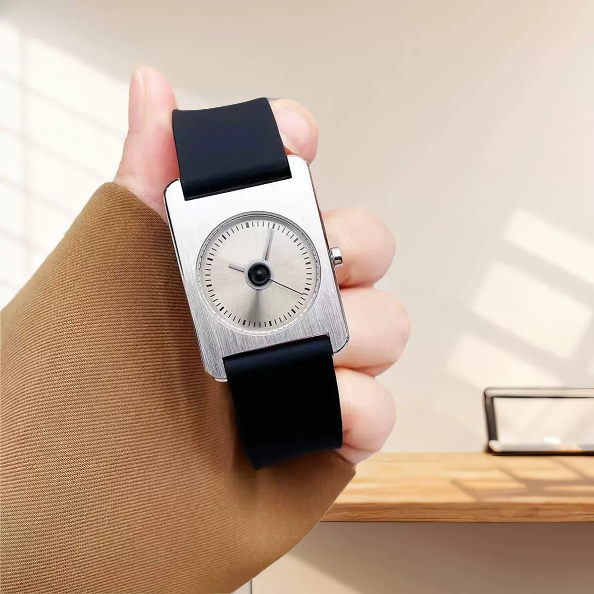 方形TT硅胶防水光面高级感女表复古简约抖音直播爆款石英表批发