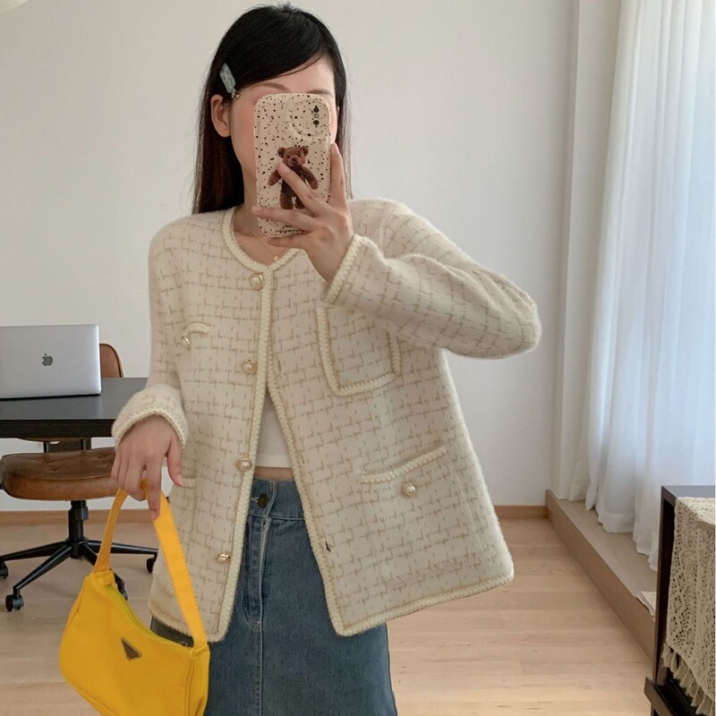 Autumn and winter Korean style elegant pearl button faux mink knitted cardigan for women, versatile top, sweater coat, 2026 new model Autumn and winter Korean style elegant pearl button faux mink knitted cardigan for women, versatile top, sweater coat, 2026 new model