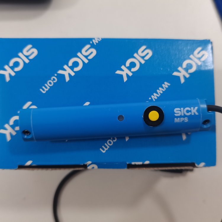 型号UM18系列UM18--217161102西克超声波传感器