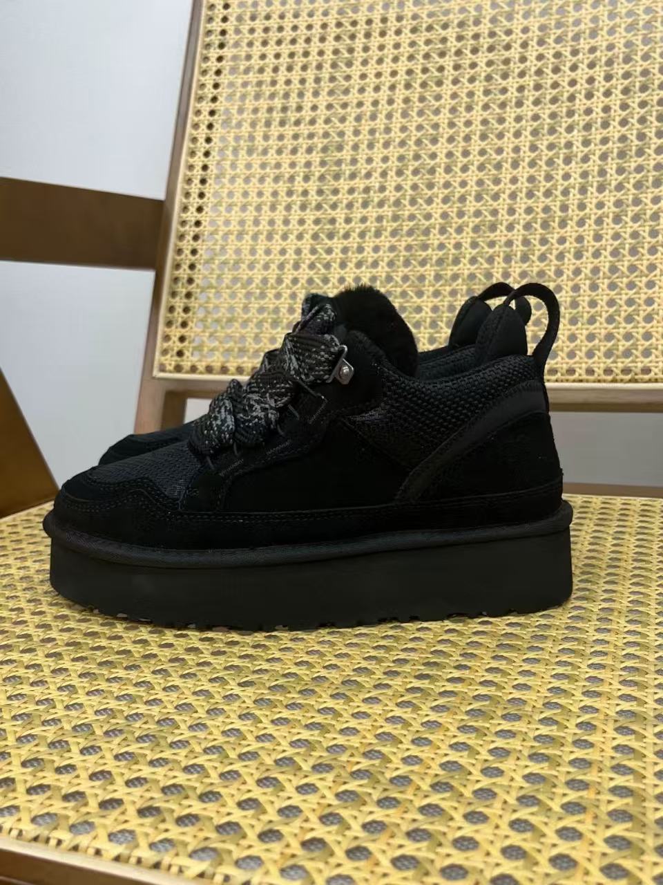 Sangpo nuevo tipo de cordón de suela gruesa, zapatos de algodón de invierno caliente y grueso de cuero real Meier
