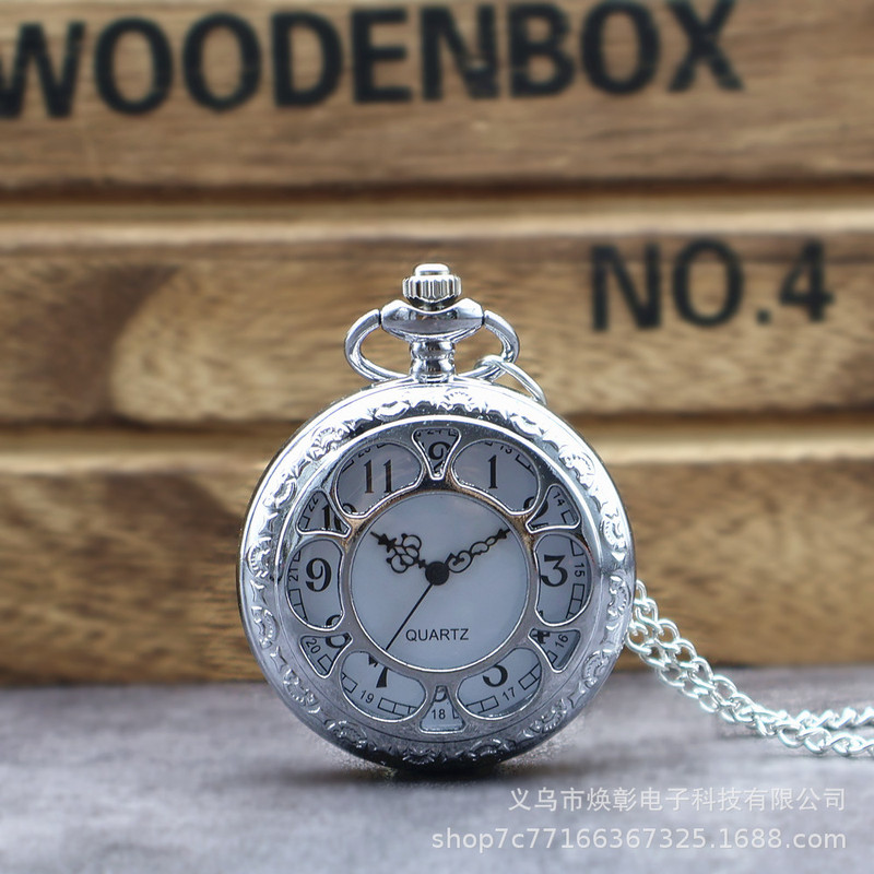 Wholesale Hollow Flower Petal Pocket Watch Necklace Flip-Top Vintage Quartz Watch Large Handmade DIY Butterfly Pocket Watch