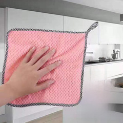Coral velvet pineapple pattern small square towel, oil-repellent, thick, water-absorbent, hanging strap, kitchen dishwashing towel, cleaning cloth, handkerchief