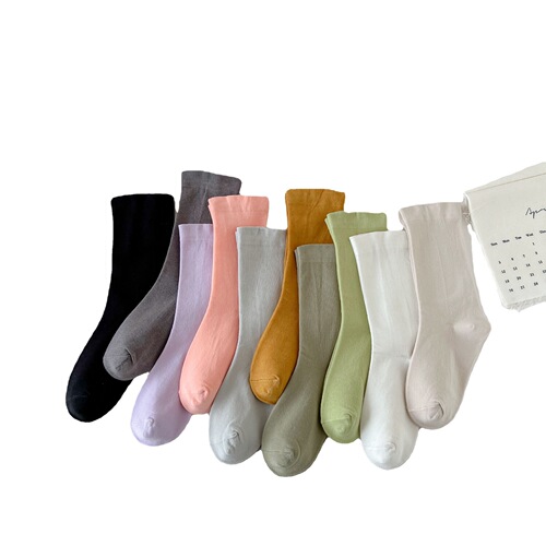 White piles of socks, women's mid-calf socks, pure cotton ins trendy confinement socks, elderly loose socks, Japanese boneless stockings