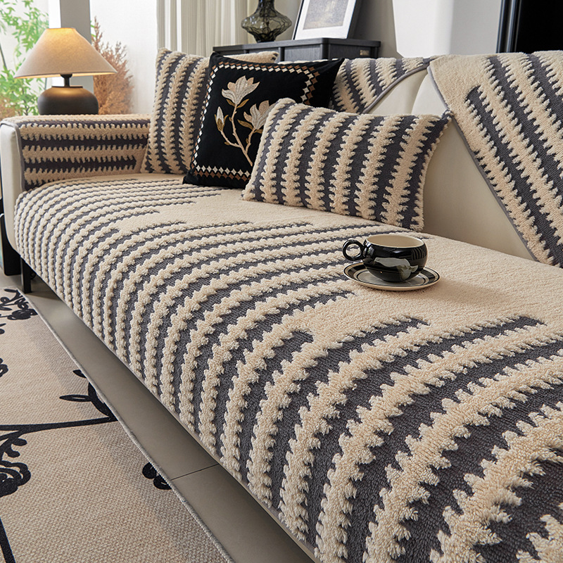Otoño e invierno engrosado cojín de sofá de peluche 2025 nuevo tipo de forma especial línea recta cojín antideslizante toalla cubierta de sofá todo incluido