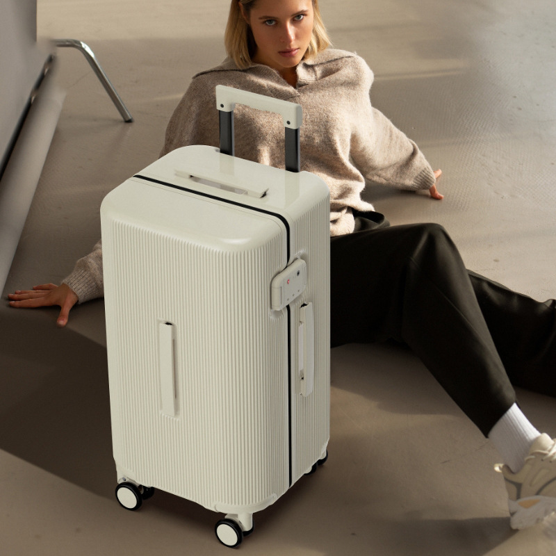 Extra-Large Capacity Suitcase 24inch Women's Sports Zipper Trolley Case with Universal Wheels and Combination Lock for Students