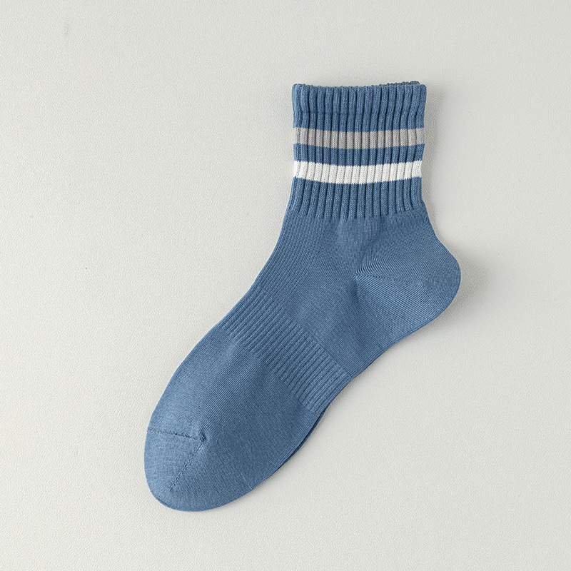 Calcetines cortos de algodón de color sólido para hombres otoño y invierno 100 algodón en una máquina sin hueso anti-balling paquete independiente de rayas de dos barras calcetines para hombres