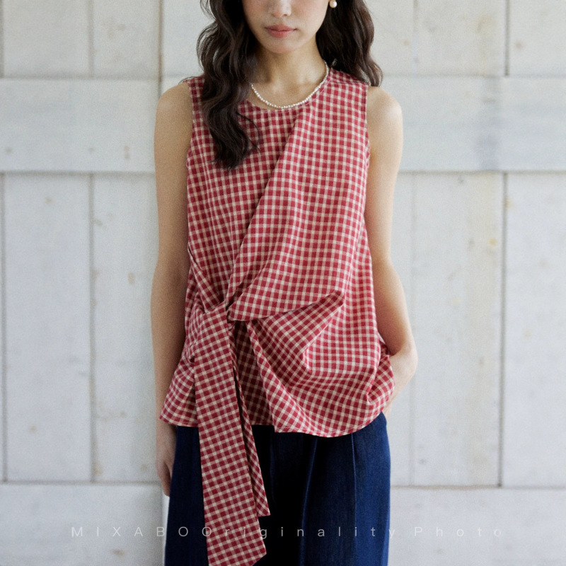 Retro Red Plaid Sleeveless Shirt for Women, Summer Design with Tie-Up Twist Waist Vest Top