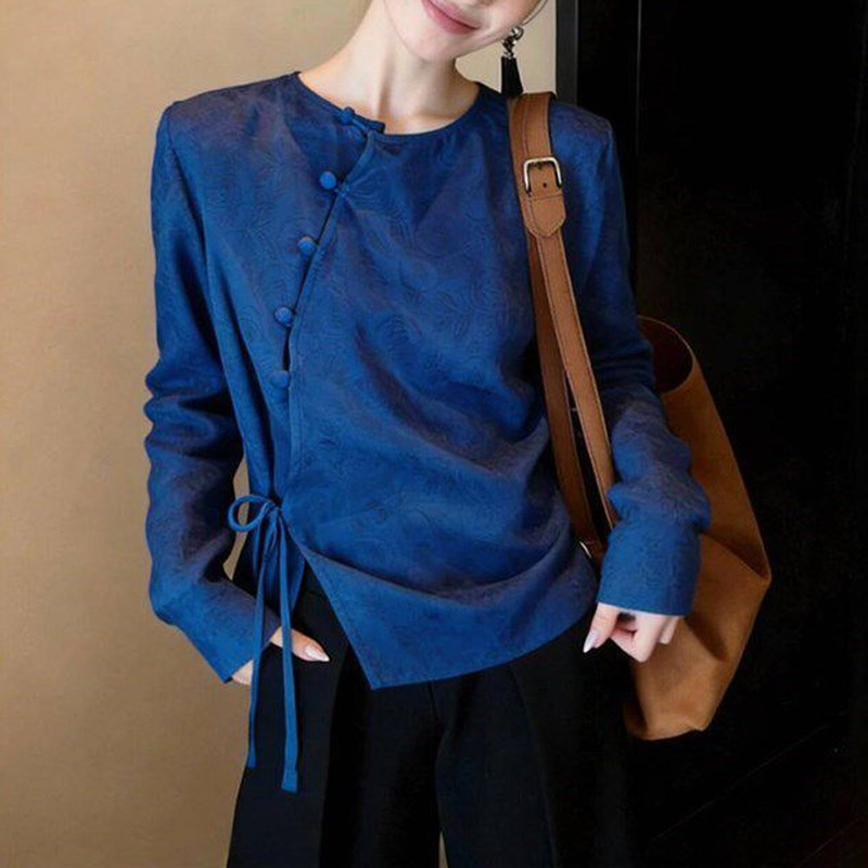 2026 Spring and Autumn New Vintage New Chinese Style Blue Diagonal Placket Tie Shirt Top for Women, High-end and Fashionable 2026 Spring and Autumn New Vintage New Chinese Style Blue Diagonal Placket Tie Shirt Top for Women, High-end and Fashionable