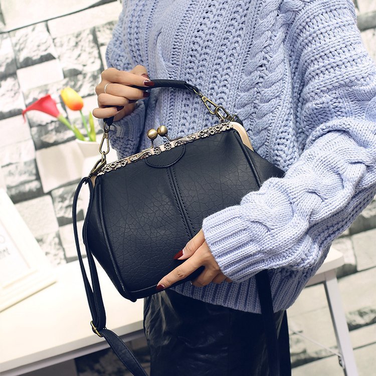 Vintage Pattern Shoulder Bag For Women Retro Style Pu Handbag_voghion.com