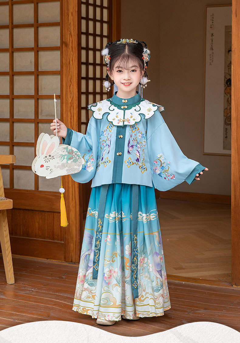 1688、淘宝搜罗16款超萌宝贝拜年服，百元搞定新春穿搭！