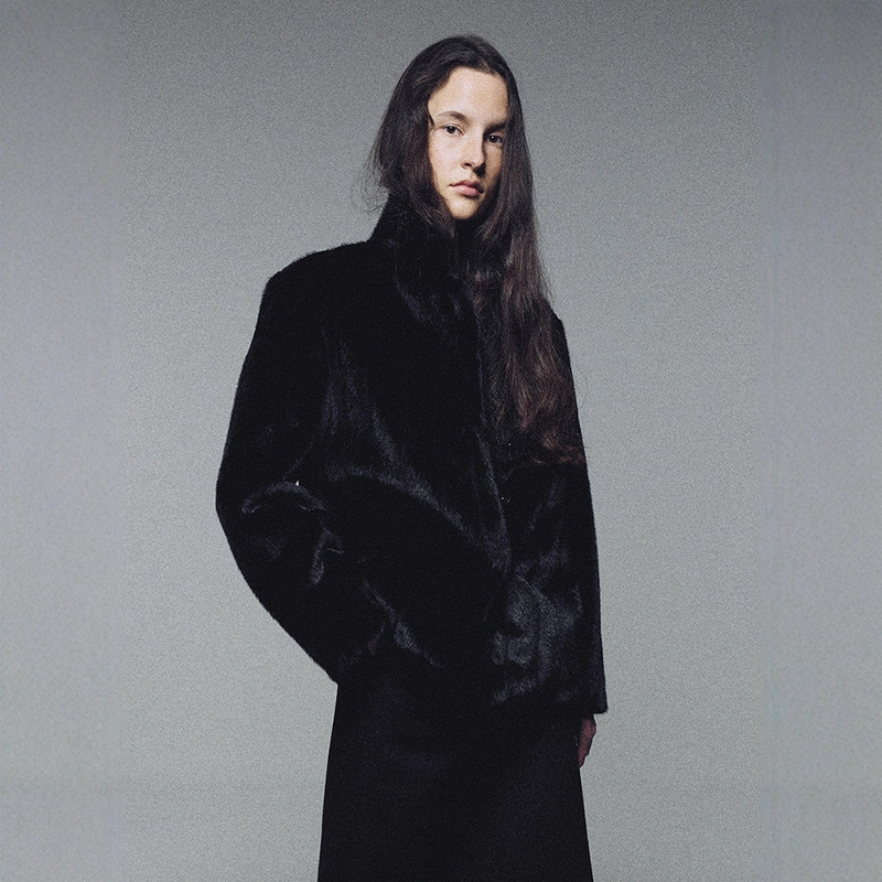 In-Stock Nothing Written Leather and Fur Integrated Jacket for Women, Simple Plush Warm Eco-Friendly Faux Fur