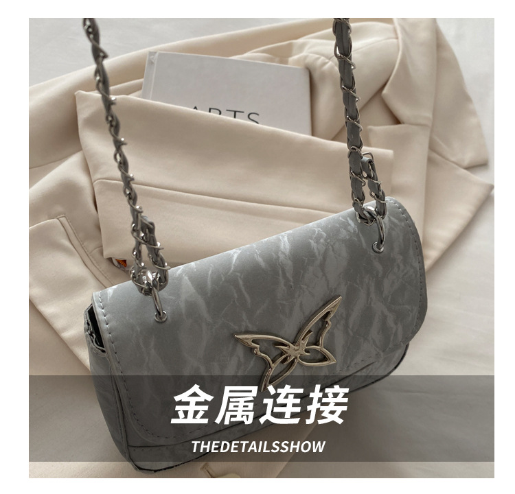 This is a trendy, casual, fashionable and simple crossbody bag for women with a niche design in the autumn of 2024 undefined