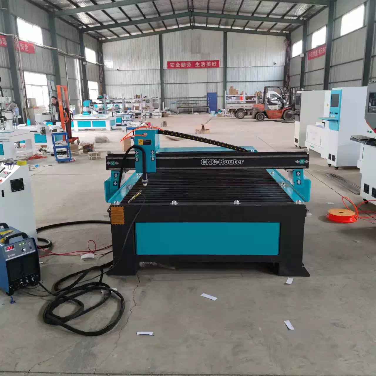 Первый одиночный автомат для резки плазмы CNC стальной плиты скидки давления дуги высокого давления нержавеющей стали утюга плиты плазменной резки