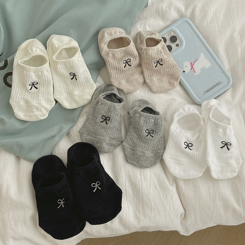Spring and summer bow embroidery boat socks solid color thin cotton silicone non-slip invisible socks buy ins girls shallow socks