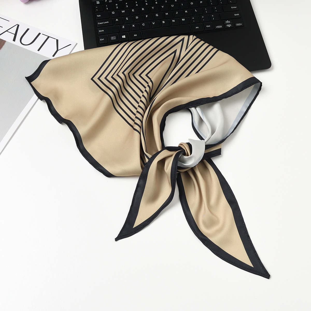 #224 트라이앵글 스트라이프 카키 하의