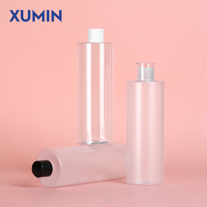 Botellas de cosméticos PET de gran capacidad de embalaje 500ml botella de rocío transparente botella de mariposa negra y blanca