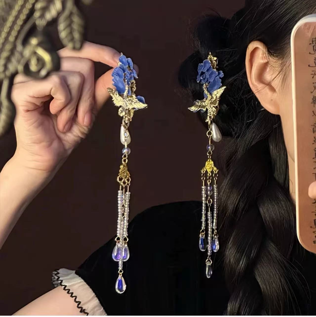 Clouds and Cranes ~ New Chinese Style Crane Pearl Pendant Tassel Hairpin for Women, Vintage High-End Niche Hair Accessory