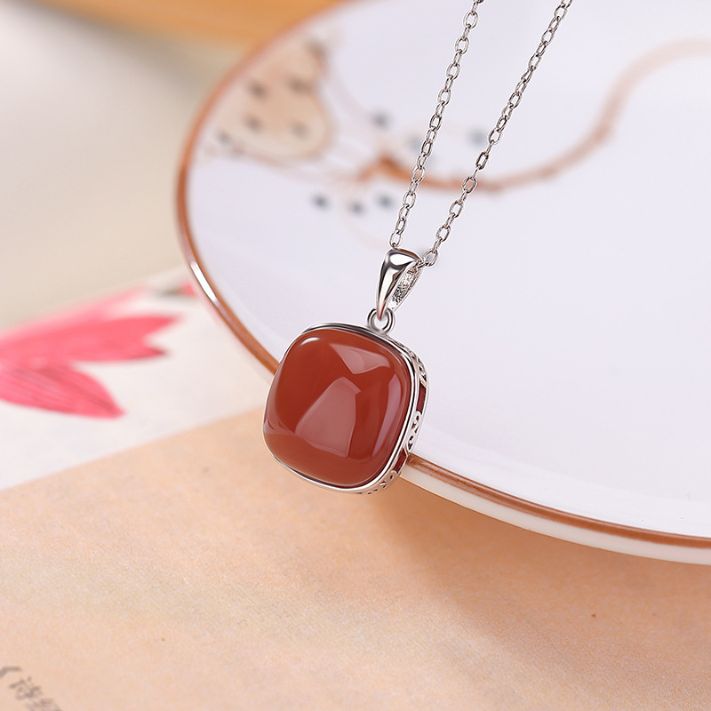 Mặt dây chuyền bạc S925 hình vuông phong cách cổ điển đính mã não đỏ — Mặt dây chuyền đơn (không kèm dây)