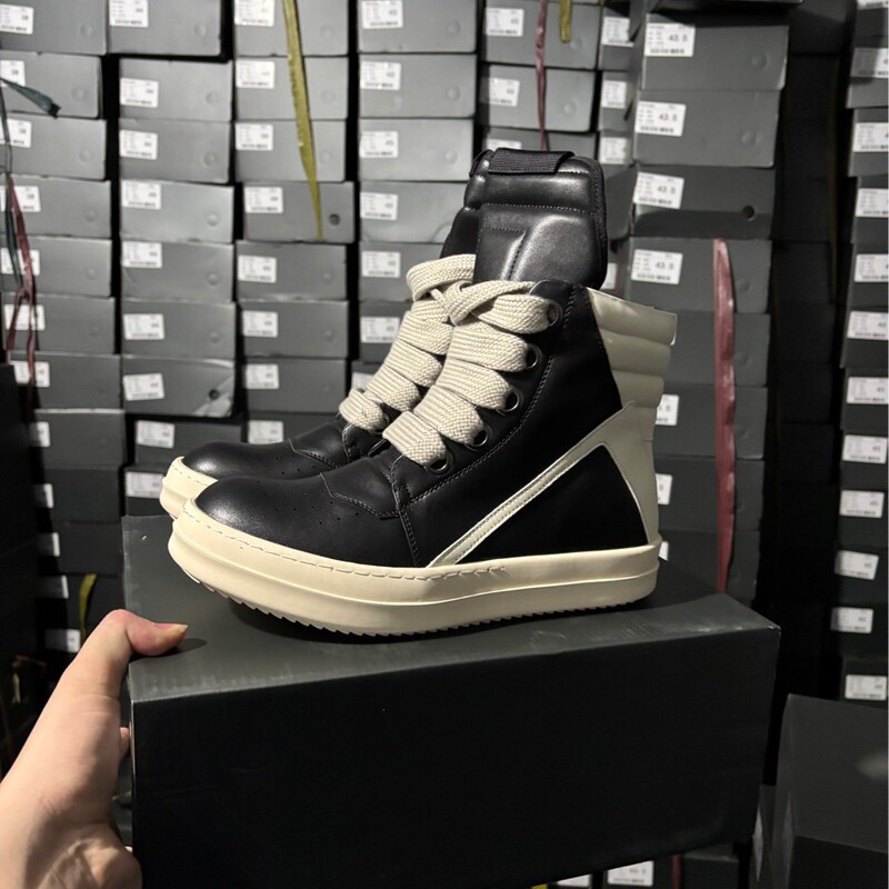 Inverted Triangle Black and White High-Top Casual Shoes? Men's European and American Style Genuine Leather Thick-Soled Height-Increasing Fashion Sneakers for Couples Casual Wear.